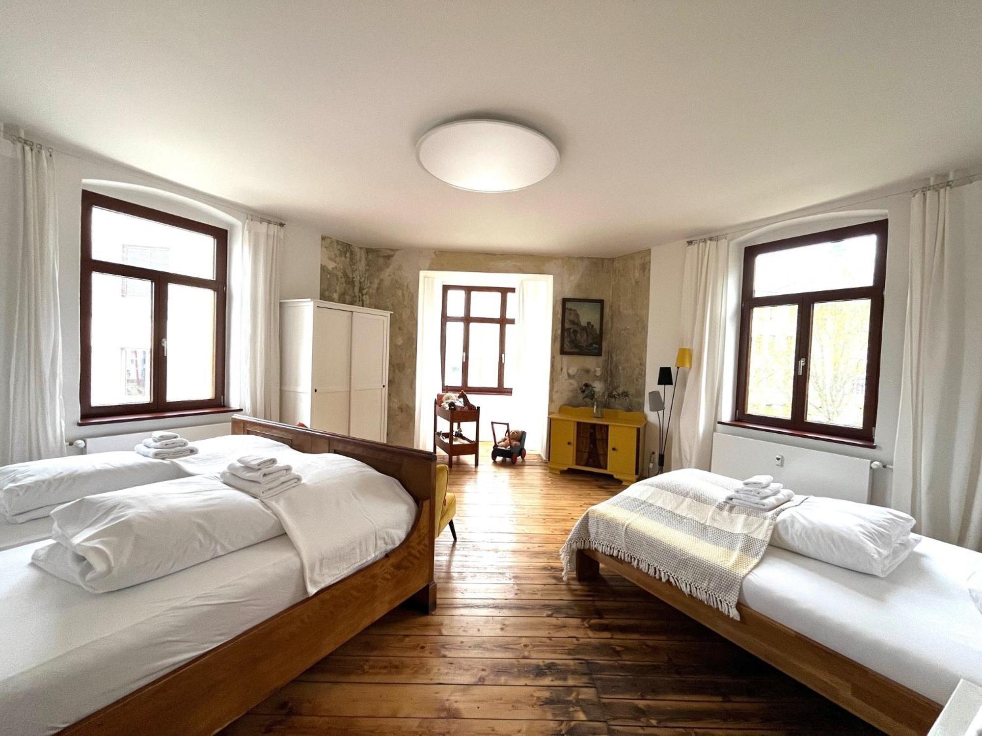 Kuenstlerzimmer Im Kulturhaus Haeselburg Гера Екстер'єр фото