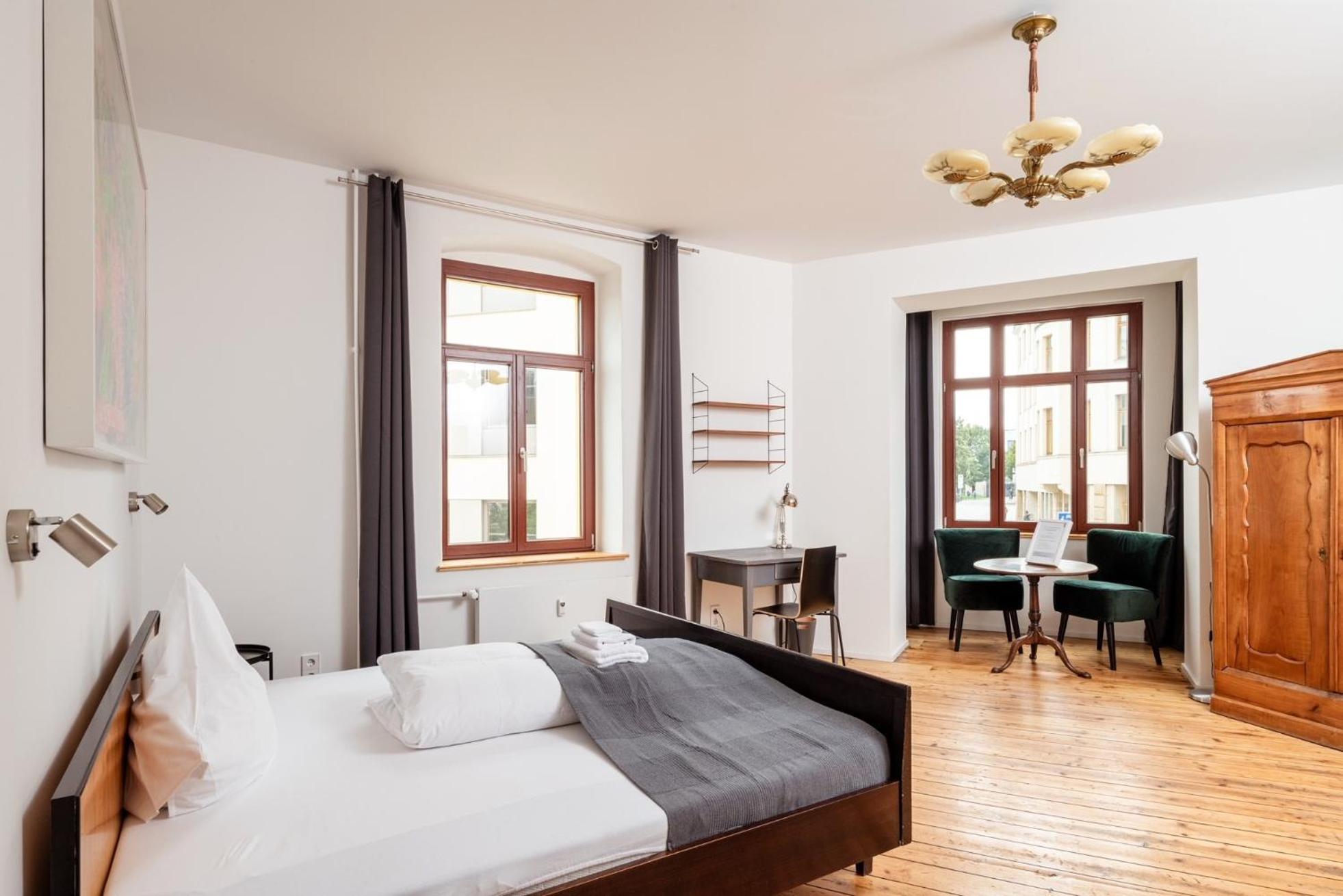 Kuenstlerzimmer Im Kulturhaus Haeselburg Гера Екстер'єр фото